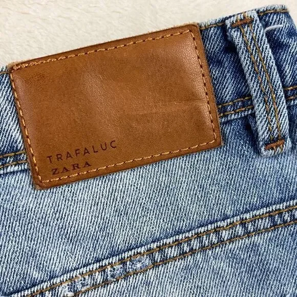 Zara Jean Shorts‎ Women's Size 00 Sequin Floral Appliqué Medium Wash Button Fly - Picture 6 of 7